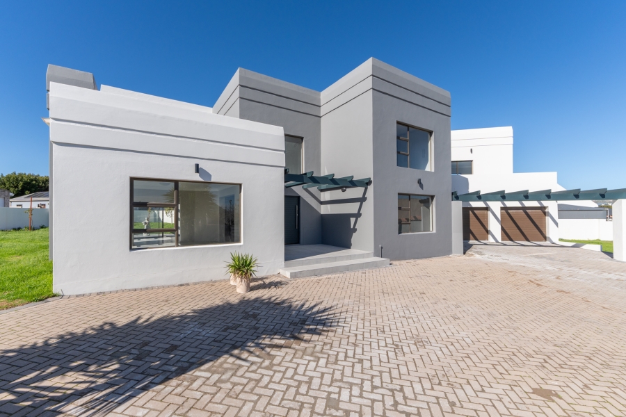 5 Bedroom Property for Sale in Myburgh Park Western Cape